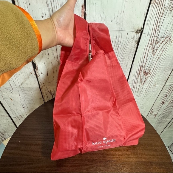 KATE SPADE reusable grocery bag in Red Nylon material - Picture 9 of 11